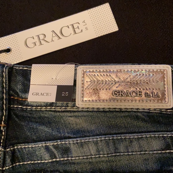 Size 25 Jean Shorts - Picture 2 of 15